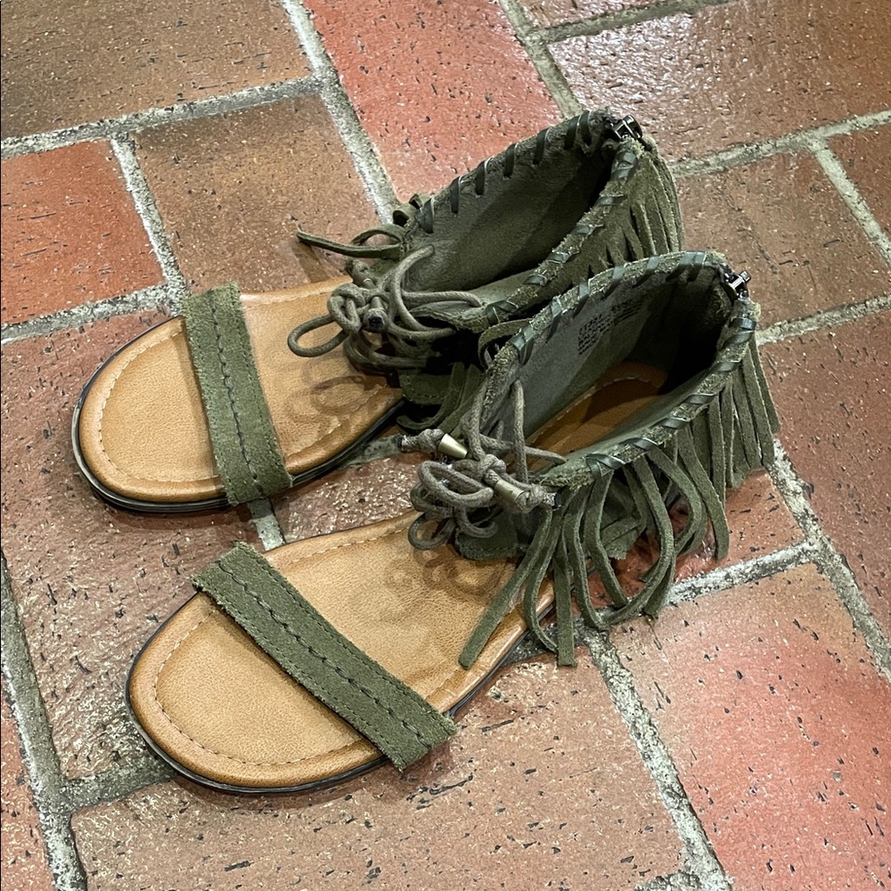Minnetonka Dringe Leather Sandals - Olive